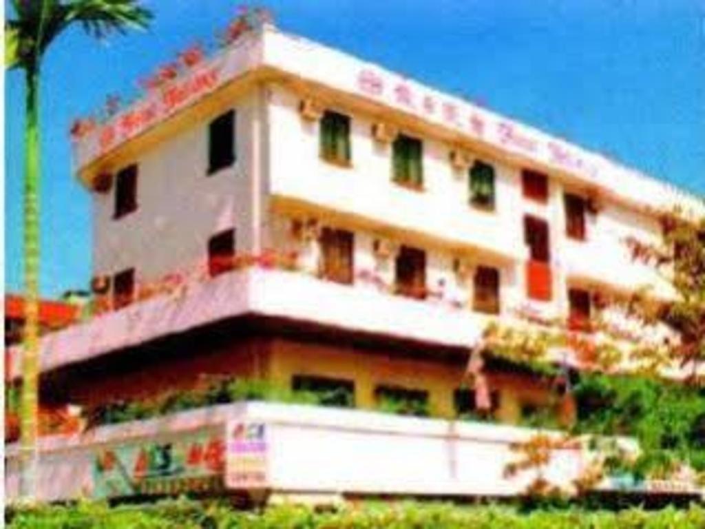 Hotel Holiday Kota Kinabalu Exteriör bild