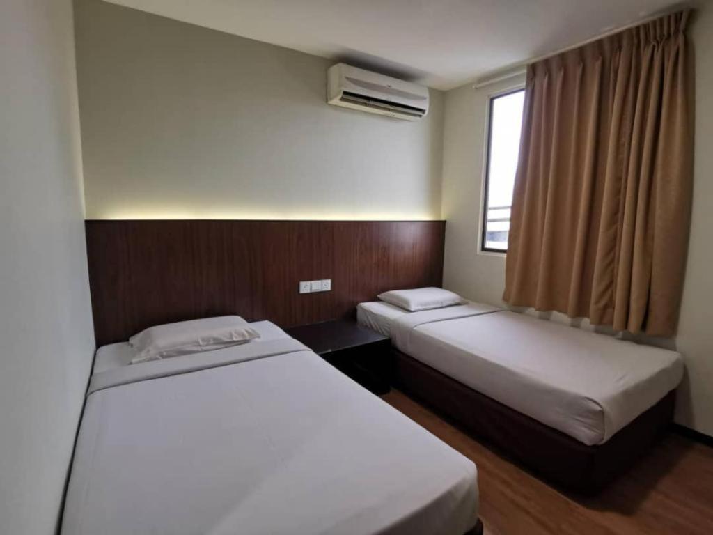 Hotel Holiday Kota Kinabalu Exteriör bild
