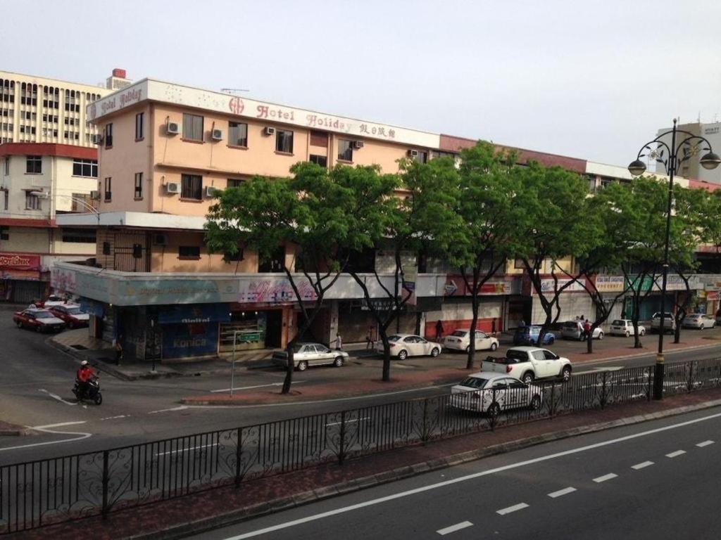 Hotel Holiday Kota Kinabalu Exteriör bild